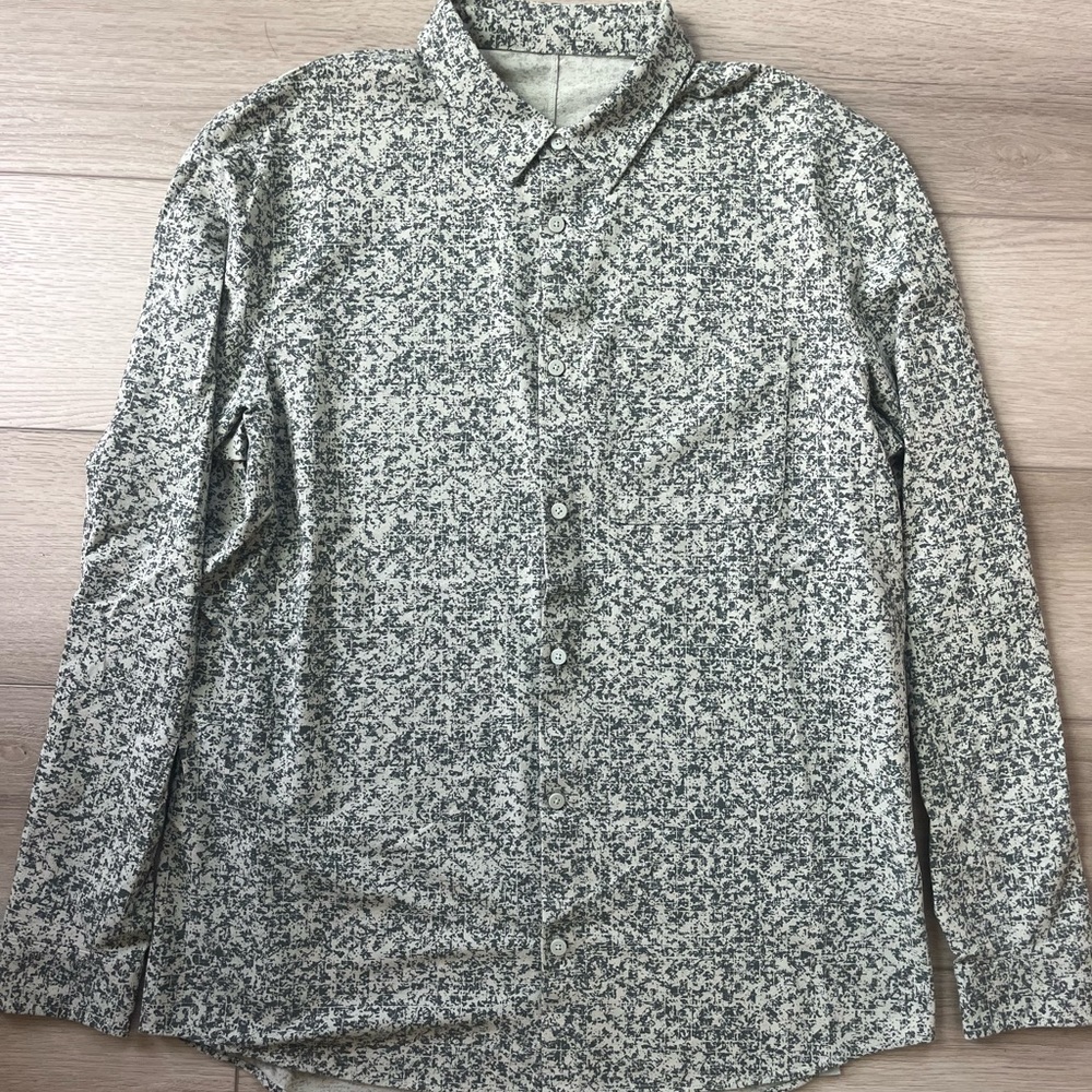 Lululemon Men's Patterned Shirt grayish green color size L